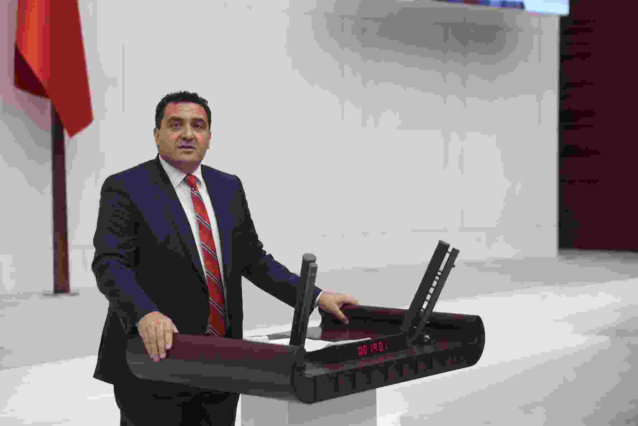 Karasu, başarılı ve halk ile iç içe