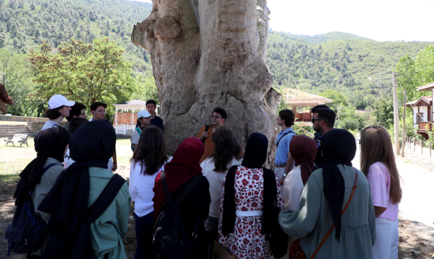 Genç Atölye’ye tarih kokan sokaklarda veda