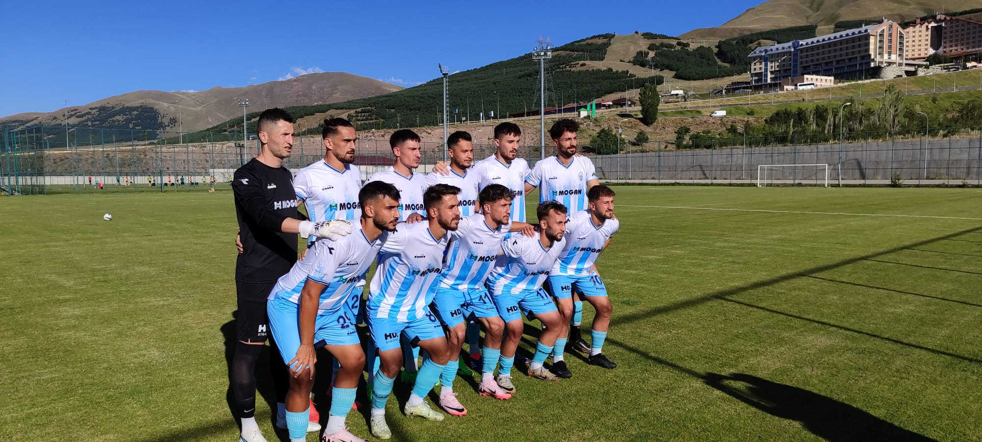 Pazarspor Erzurum'daki kampını tamamlayıp ilçeye döndü