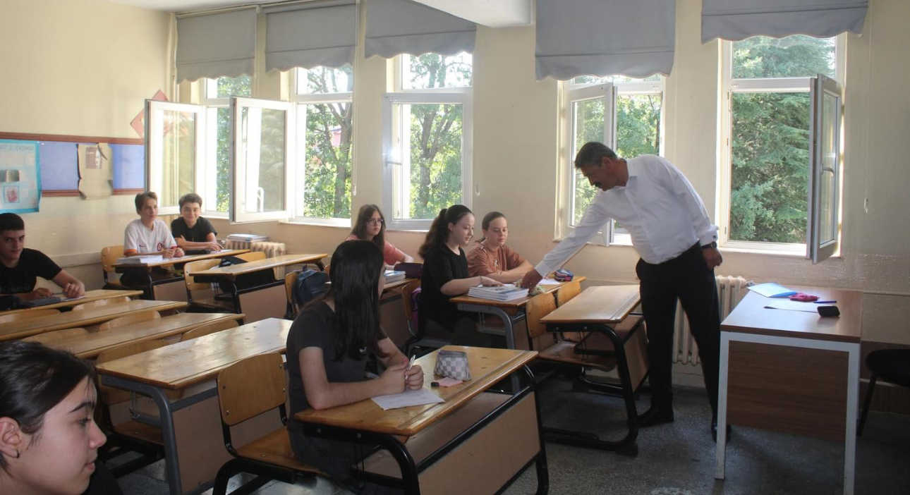 Göçer'den yaz okuluna kitap desteği