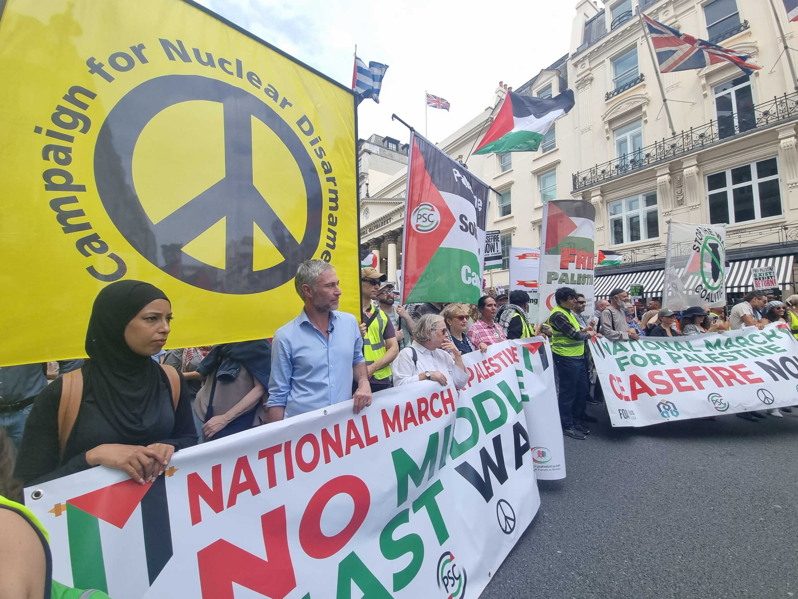 Haniye'nin çağrısıyla Londra'da on binlerce insan Filistin'e ses oldu