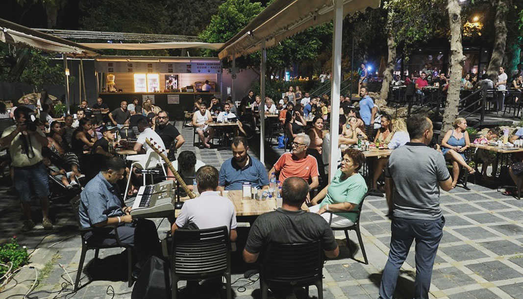 Antalya'da görme engellilerden anlamlı konser