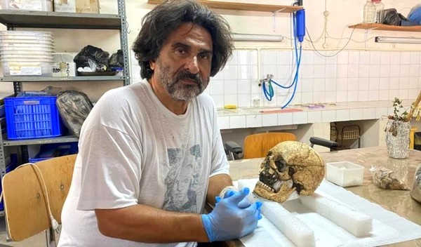 Troya kazılarında 13-14. yüzyıla ait iskelet bulundu