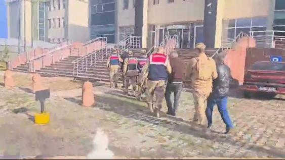 Kars'ta aranan şahıslar JASAT'tan kaçamadı