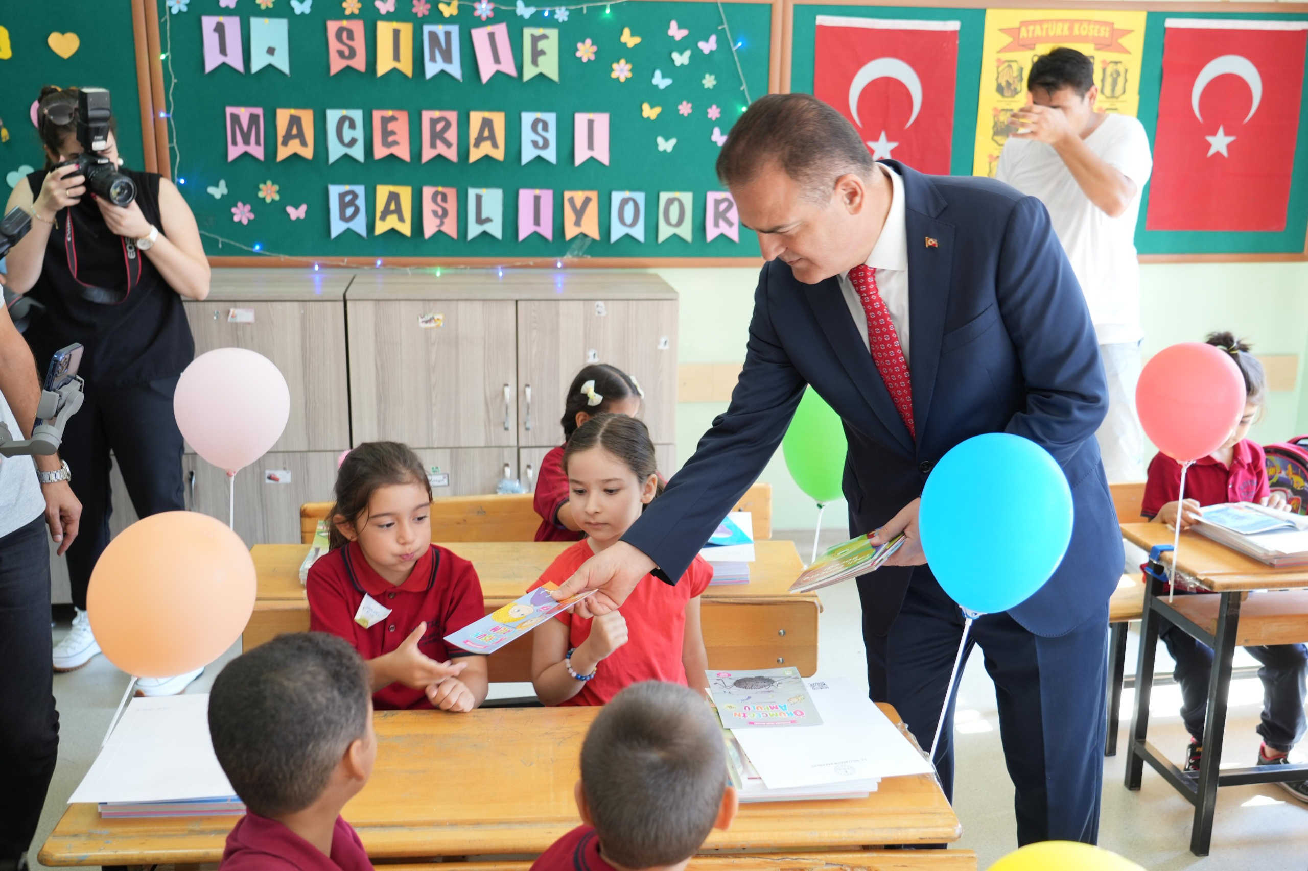 2024-2025 Eğitim-Öğretim Yılı Muğla'da Vali İdris Akbıyık’ın ders zilini çalmasıyla başladı