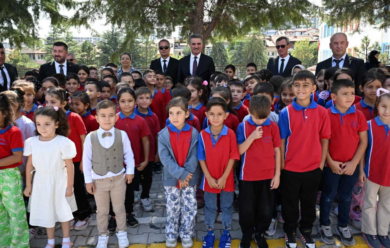 Isparta'da da yeni eğitim-öğretim yılı zili çaldı