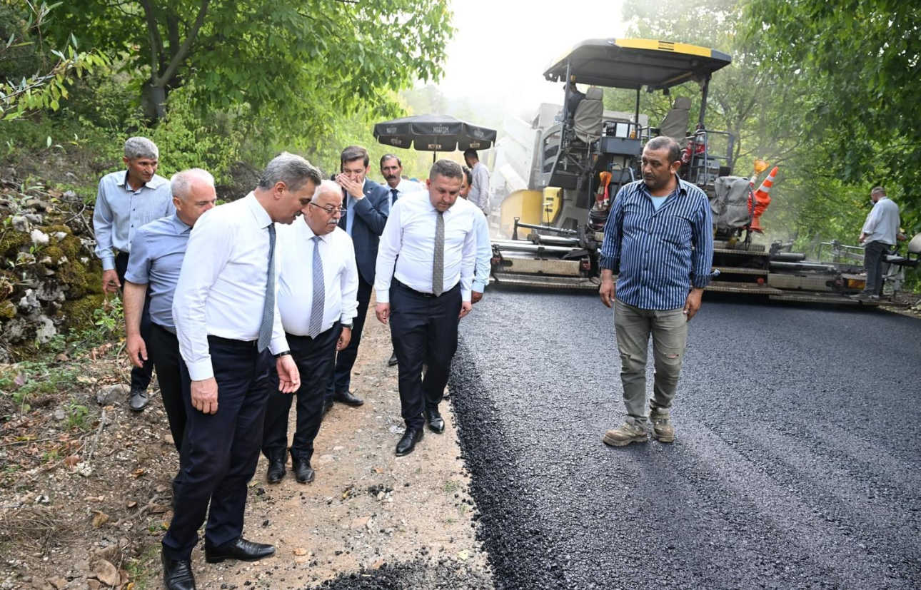 İbişler köyü sıcak asfalt çalışmaları