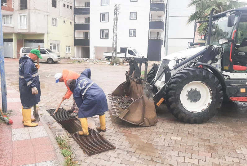 Canik’te sağanak yağışa karşı etkin mücadele