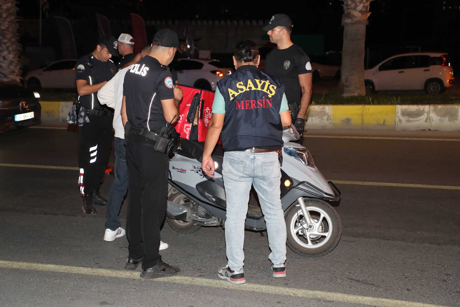 Mersin Polisinden motosikletlere gece şok denetimi