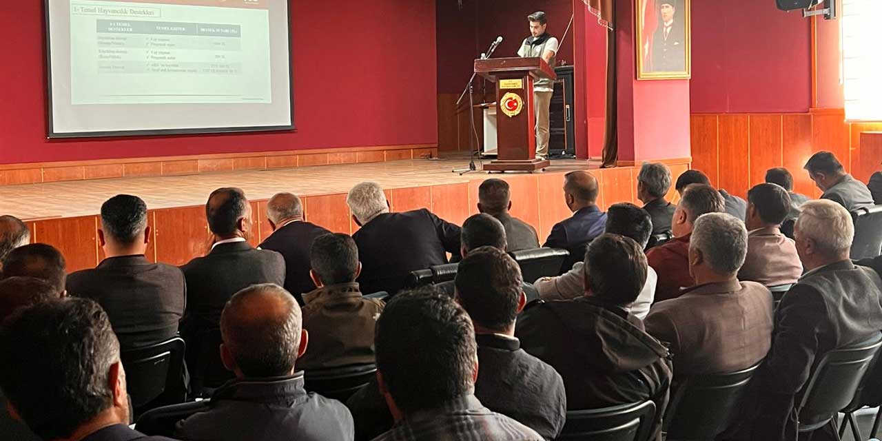 Sarıkamış'ta muhtarlara tarım destekleri bilgilendirme toplantısı
