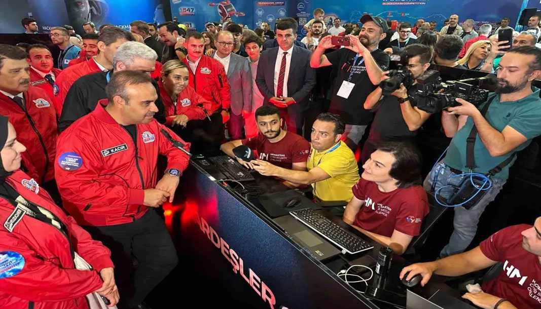 Sanayi ve Teknoloji Bakanı Kacır Antalya TEKNOFEST'te