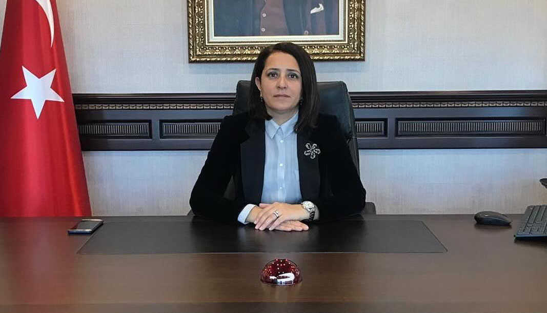 Burdur'a ilk kadın vali atandı