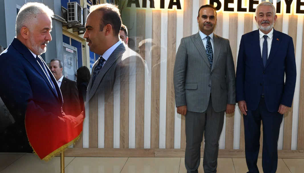 "Başkanımız şehre çok güzel hizmetler yapmıştır."