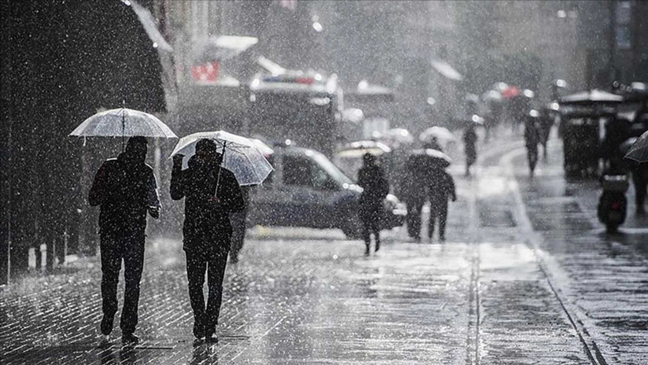 İstanbul için kuvvetli yağış uyarısı: hava sıcaklığı 8 derece düşecek
