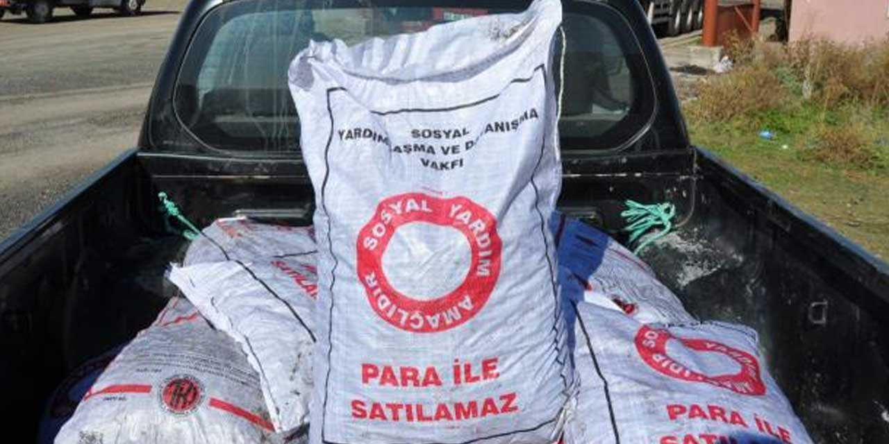 Kars'ta ihtiyaç sahibi ailelere kömür yardımı başladı