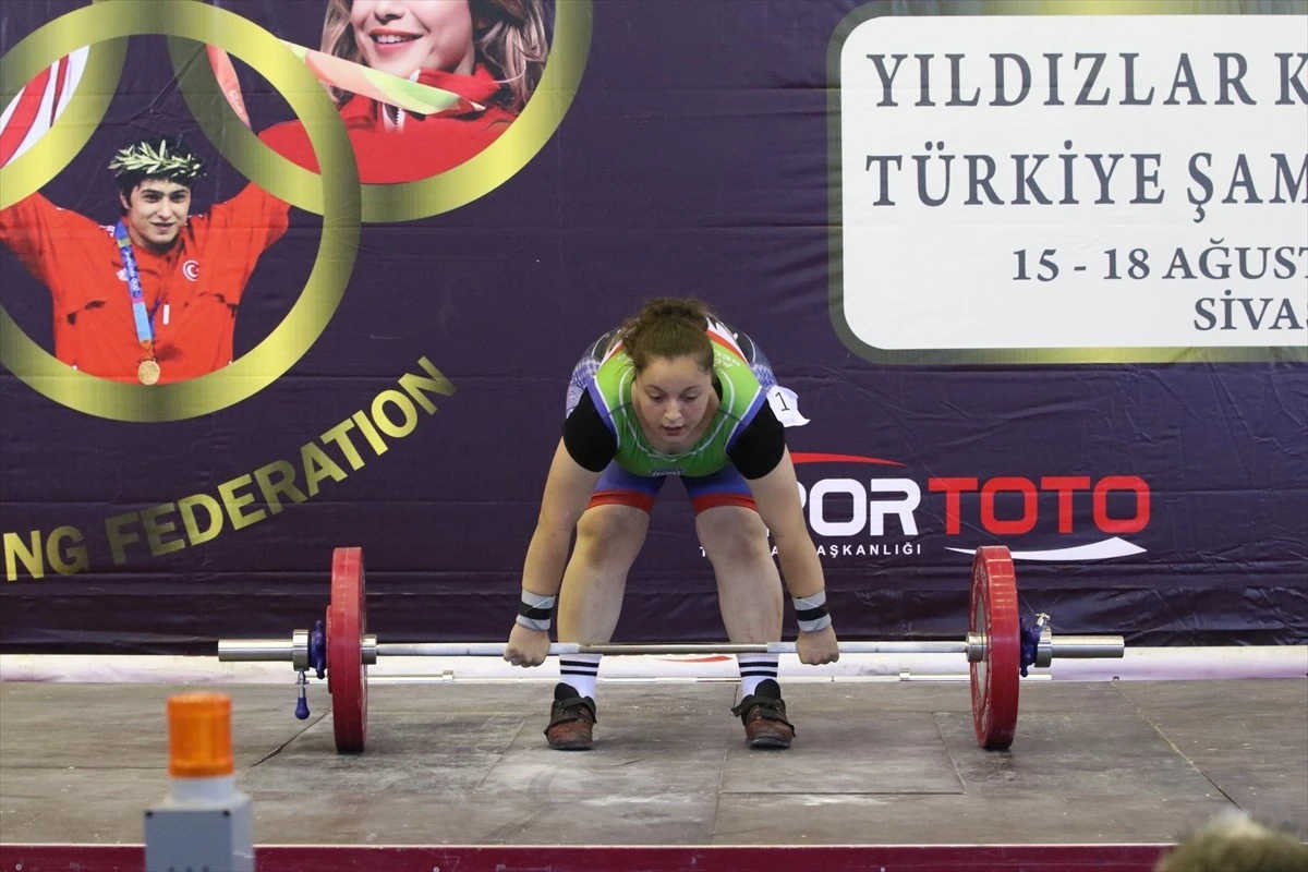 Yıldız Kulüpler Türkiye Halter Şampiyonası Sivas'ta başladı