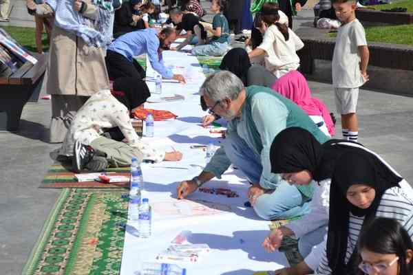 Balıkesirli çocuklar Filistinli kardeşleri için çizdi