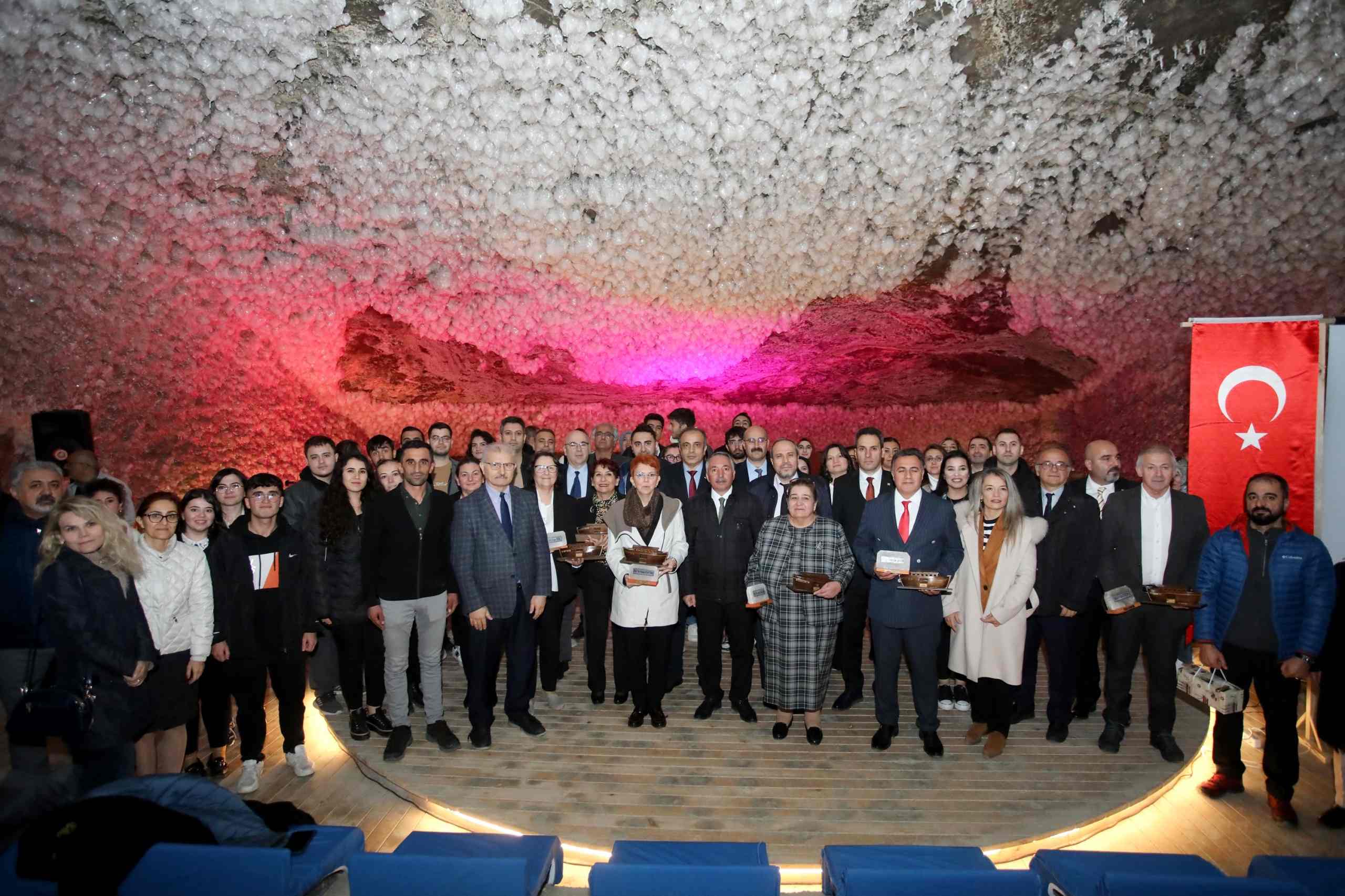 “Ağrı Dağı Solunum Zirvesi-2” Tuzluca tuz Terapi Merkezi'nde Gerçekleştirildi