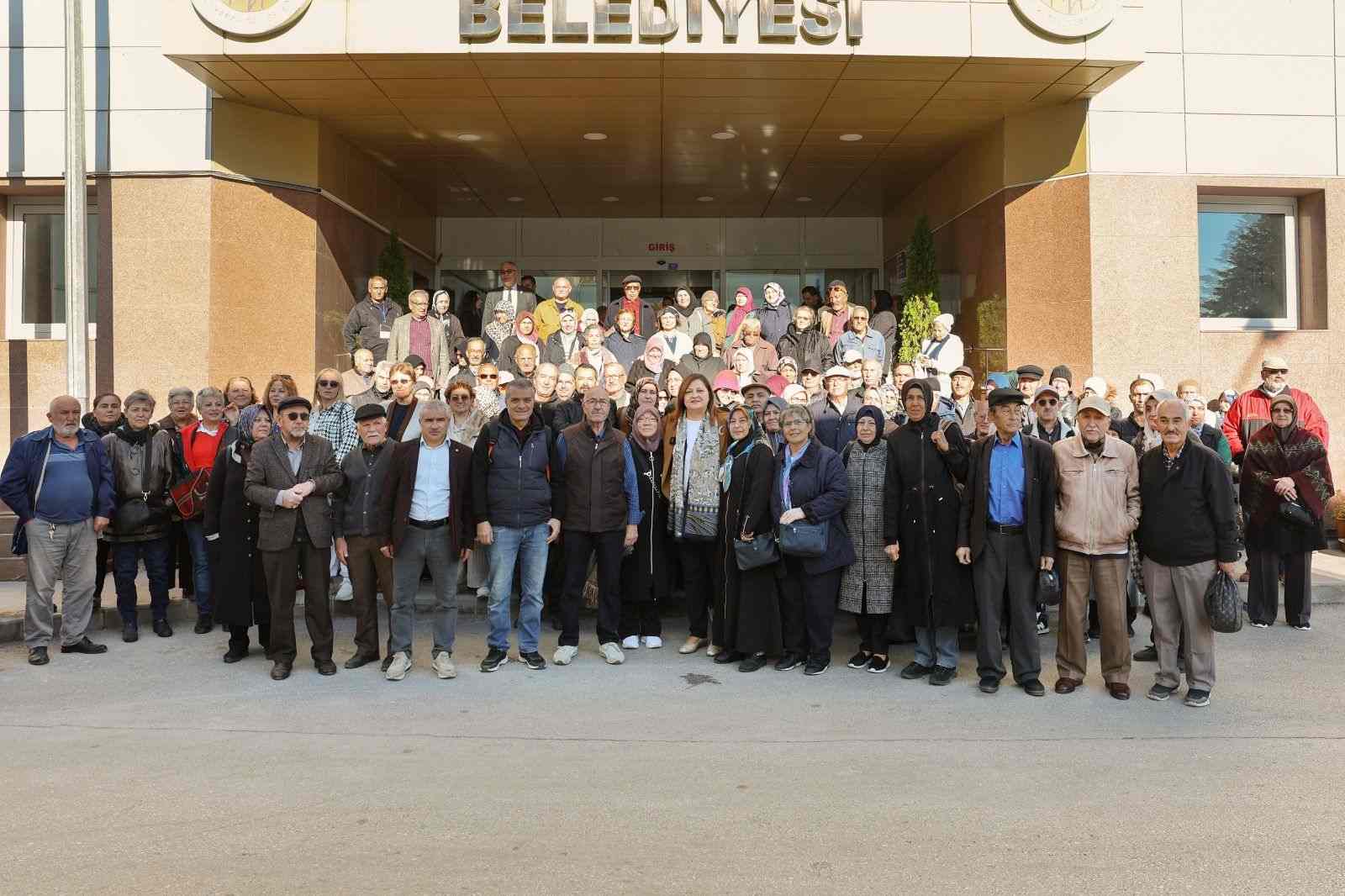 Afyon'da Frig vadisi gezisine katılan ilk emekli grubu yola çıktı