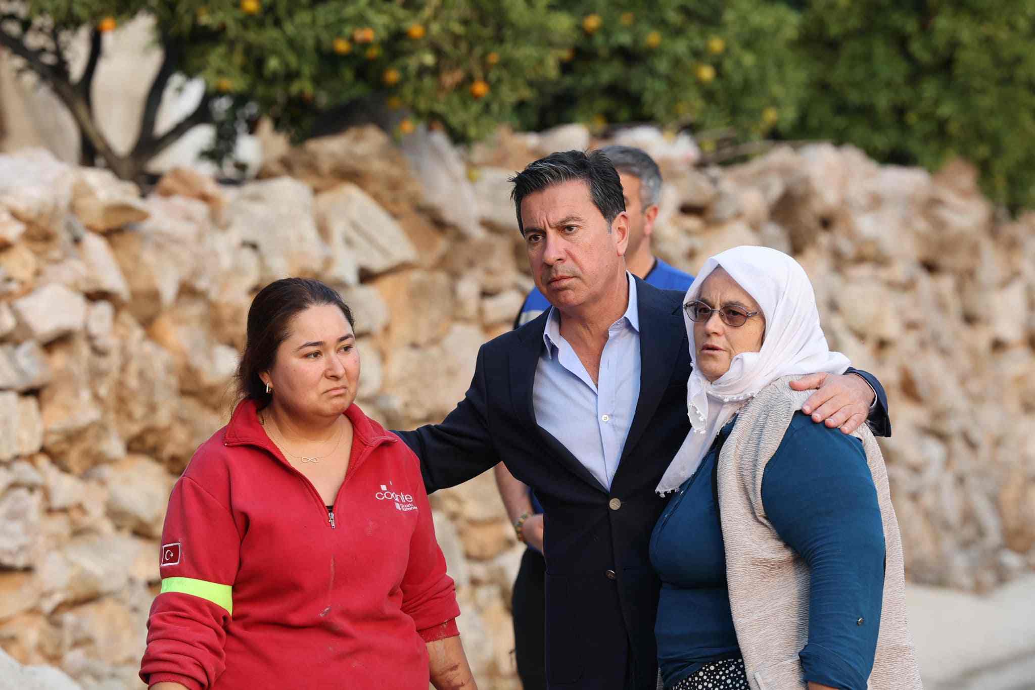 Muğla Büyükşehir Belediyesi yangınlara tüm gücüyle müdahale etti