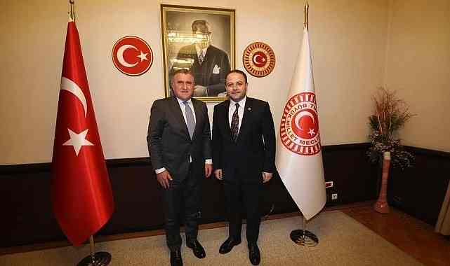 AK Parti Ardahan Milletvekili Kaan Koç, Bakan Osman Aşkın Bak'la görüştü