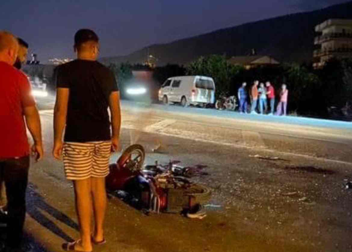 Antalya Finike'de motosiklet kazası: 1 ölü, 1 yaralı