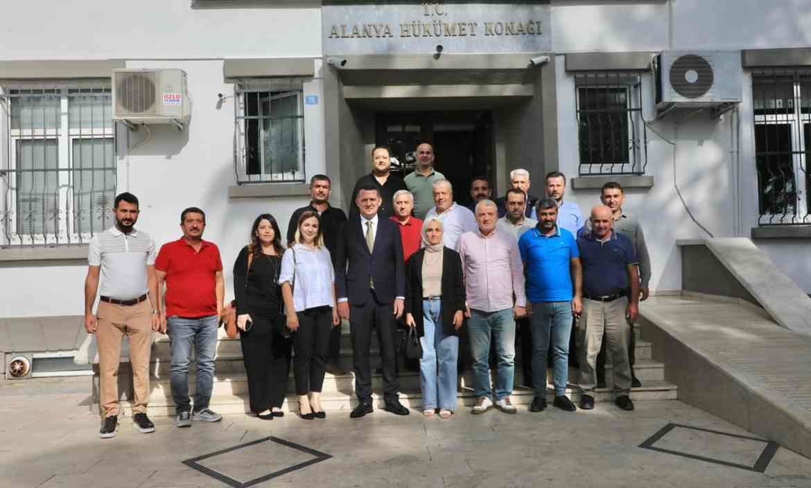 Alanyalı mahalle muhtarlarından kaymakam Ürkmezer’e ziyaret