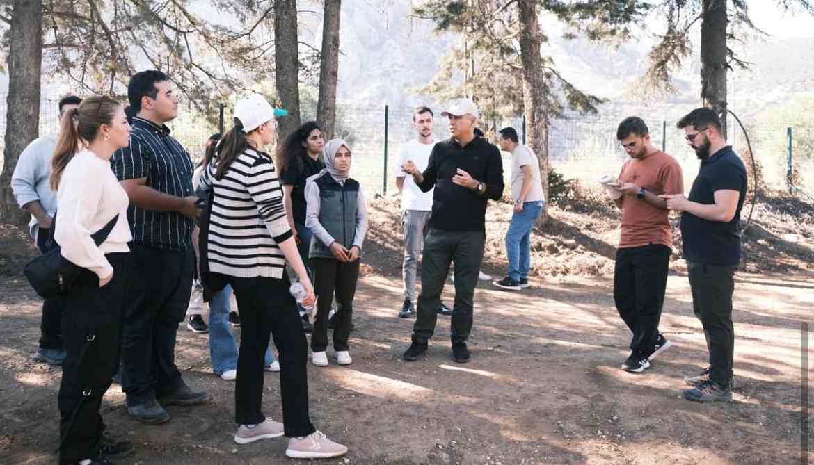 Isparta'da mesleki eğitim öğrencileri fidanlıkta