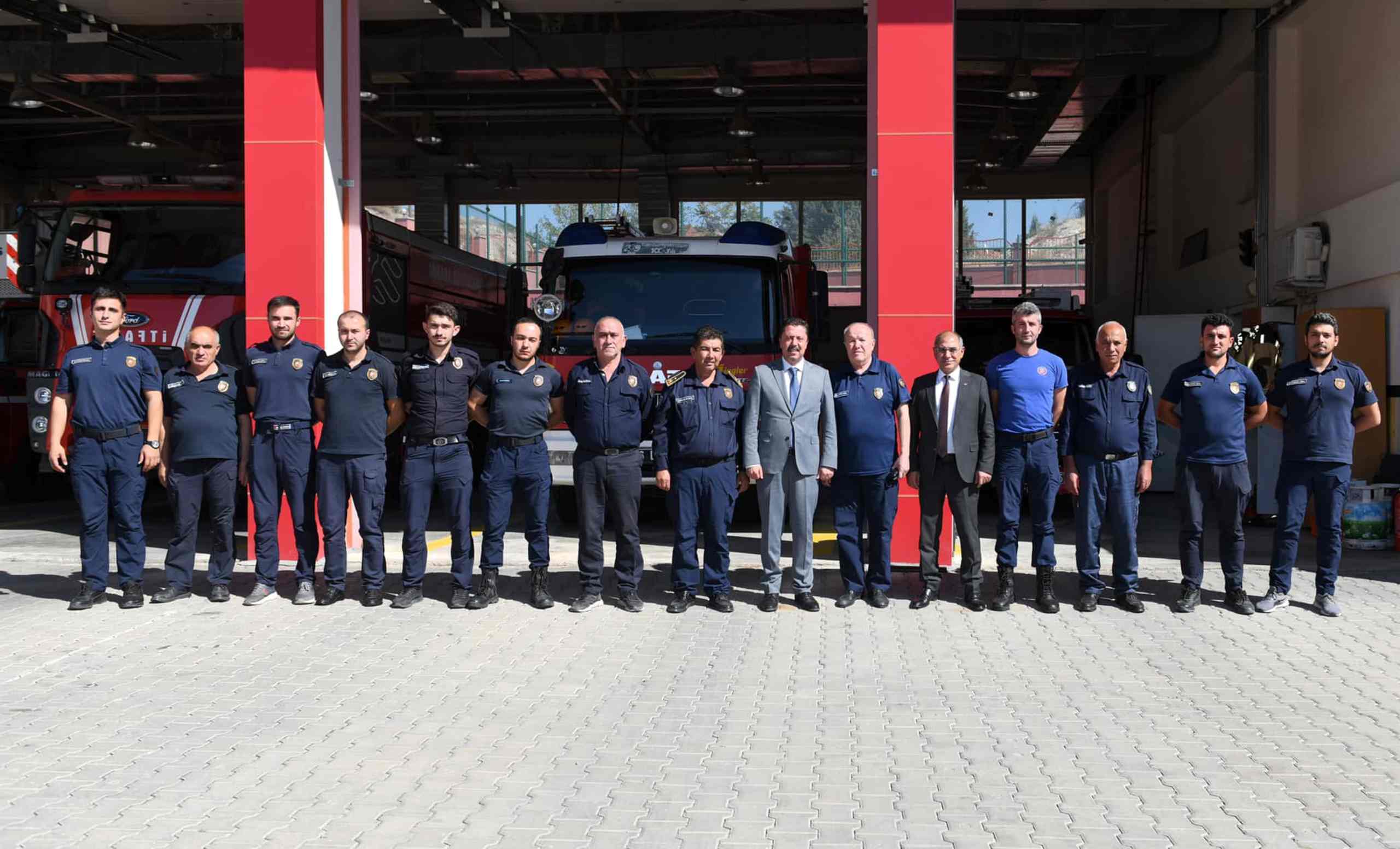 Beypazarı Belediye Başkanı Özer Kasap’tan itfaiye amirliğine ziyaret