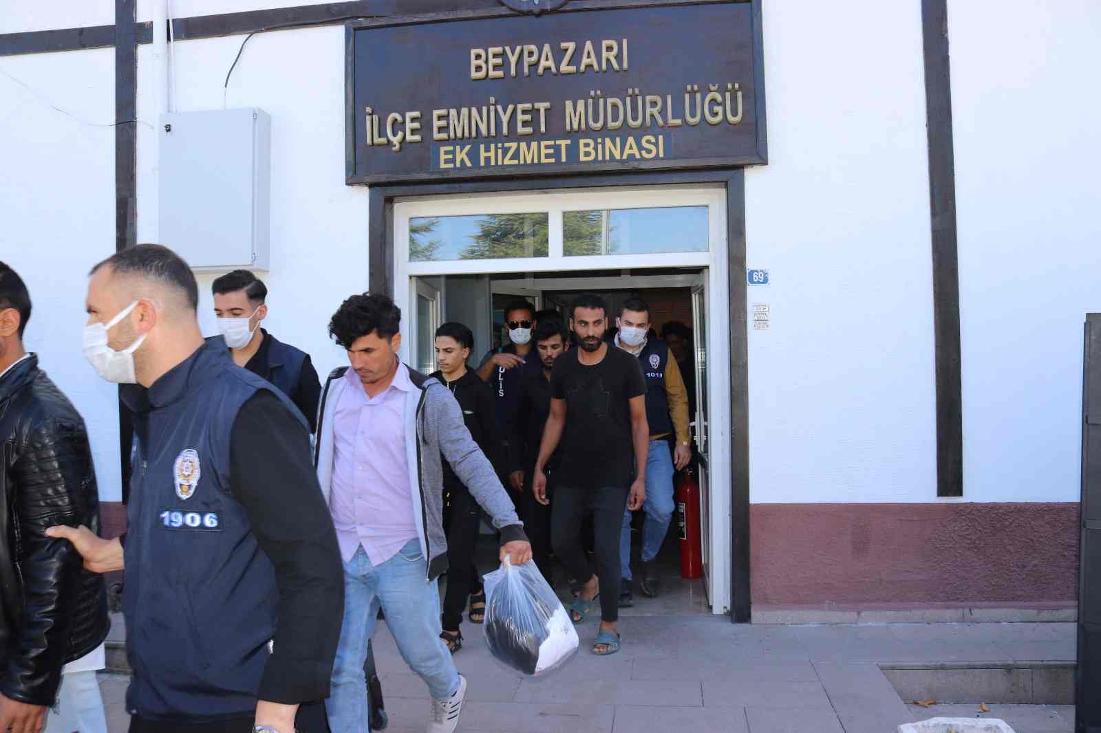 Beypazarı’nda 34 kaçak göçmen yakalandı