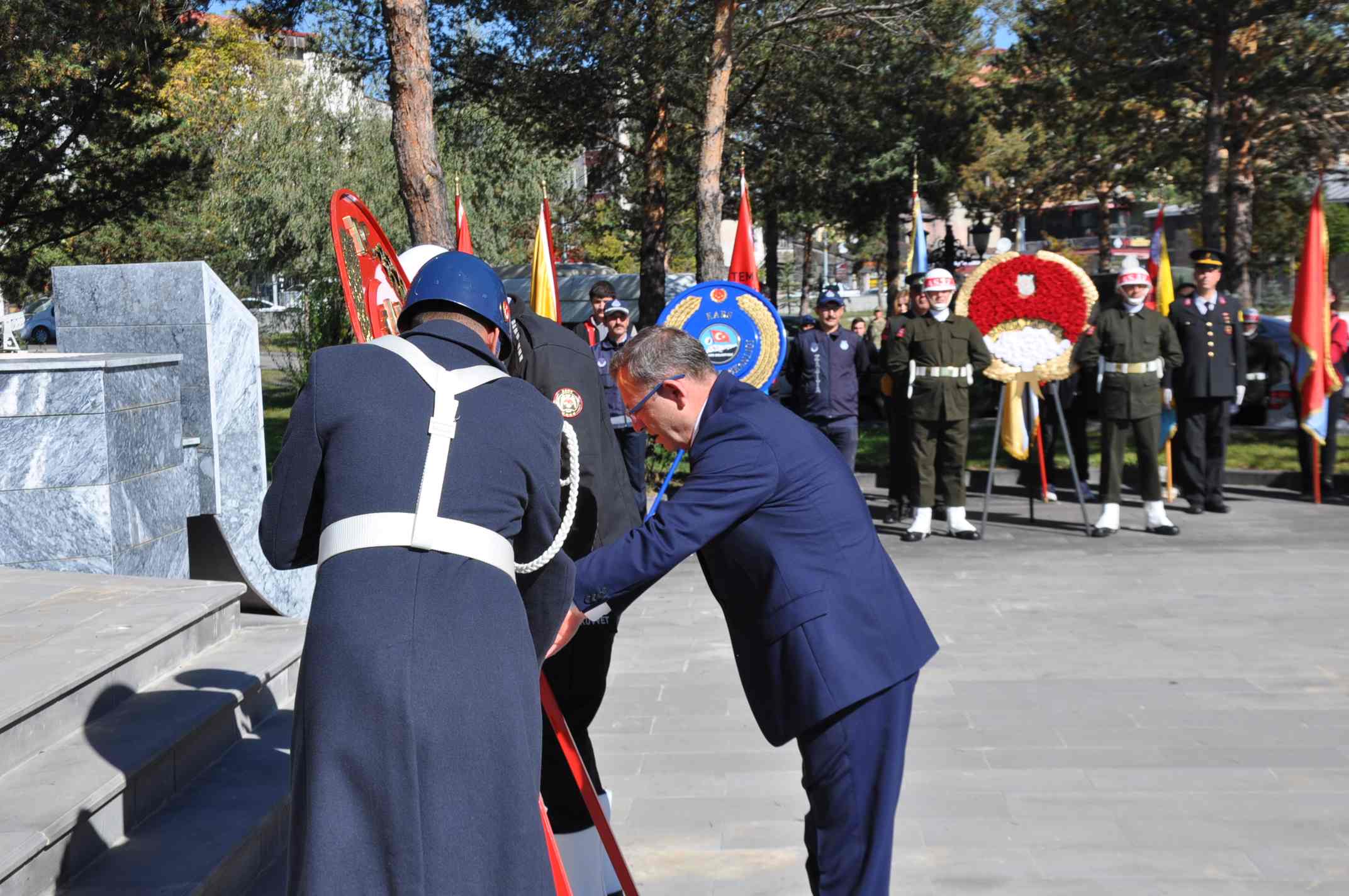 Atatürk’ün Kars’a gelişinin 100'üncü yılı coşku ve etkinliklerle kutlandı