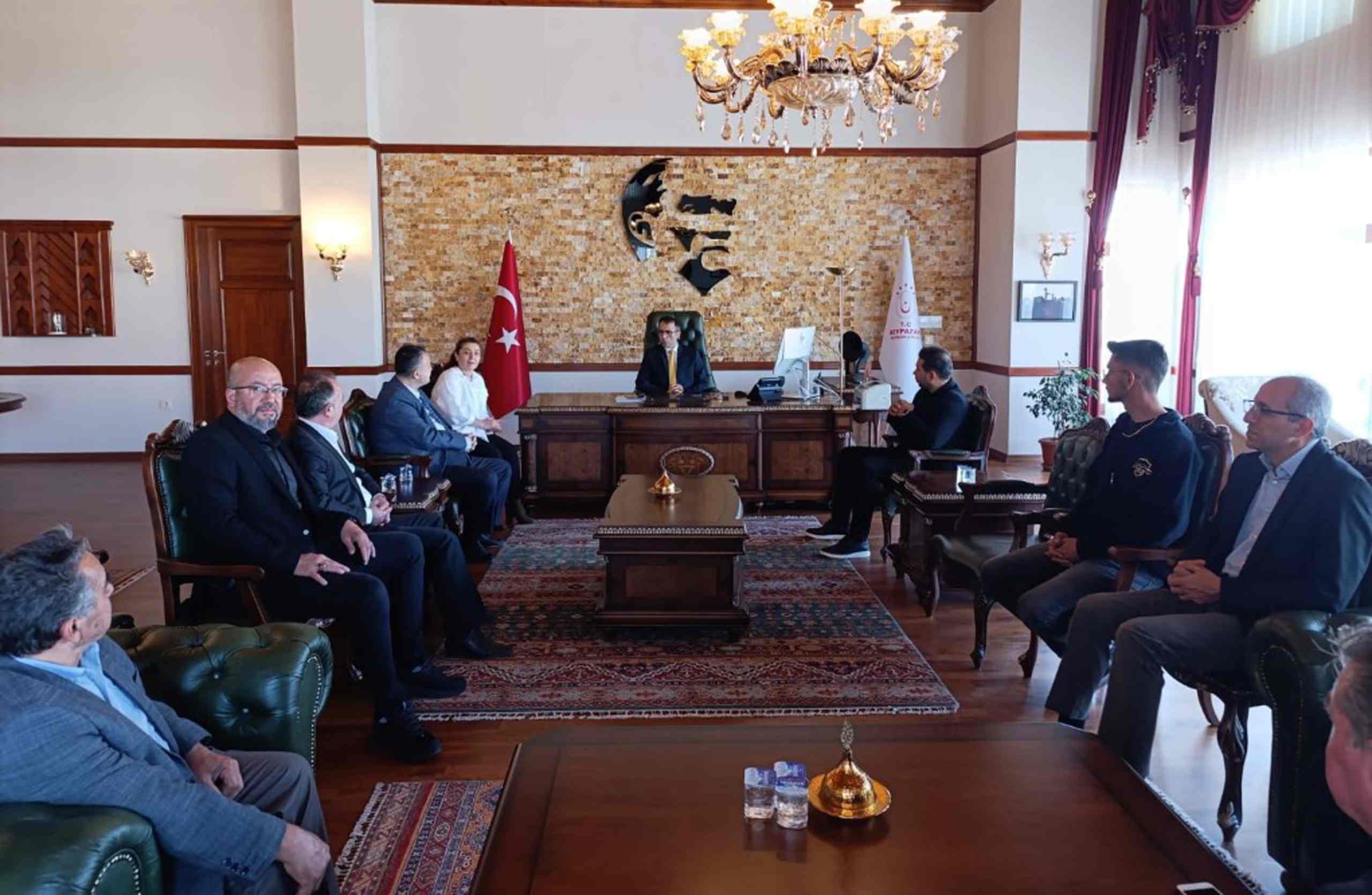 AK Parti Beypazarı ilçe Başkanlığı'ndan Kaymakam Vedat Yılmaz'a ziyaret