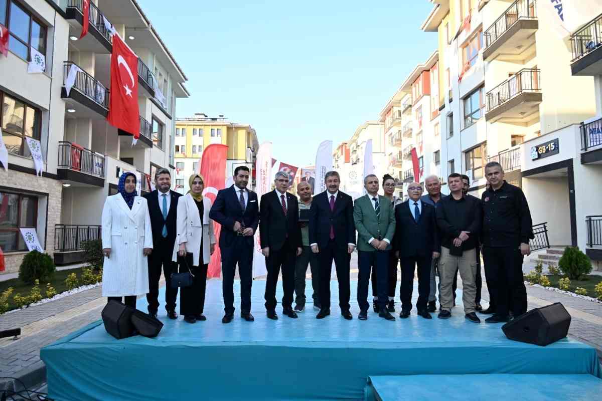 Deprem bölgesinde 130 bin konut teslim edildi