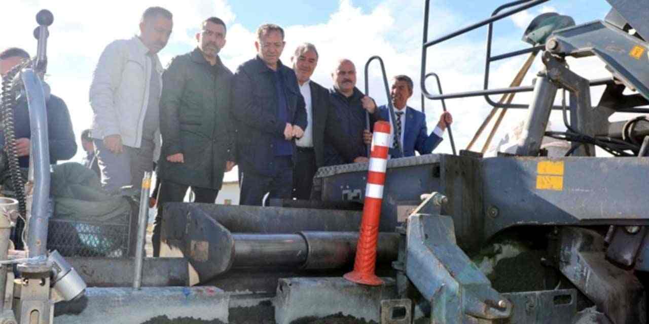 Kars Valisi Ziya Polat ve Milletvekili Adem Çalkın köy yollarında çalışmaları incelediler