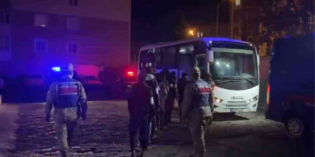 Kars'ta 21 Afganistan uyruklu düzensiz göçmen yakalandı