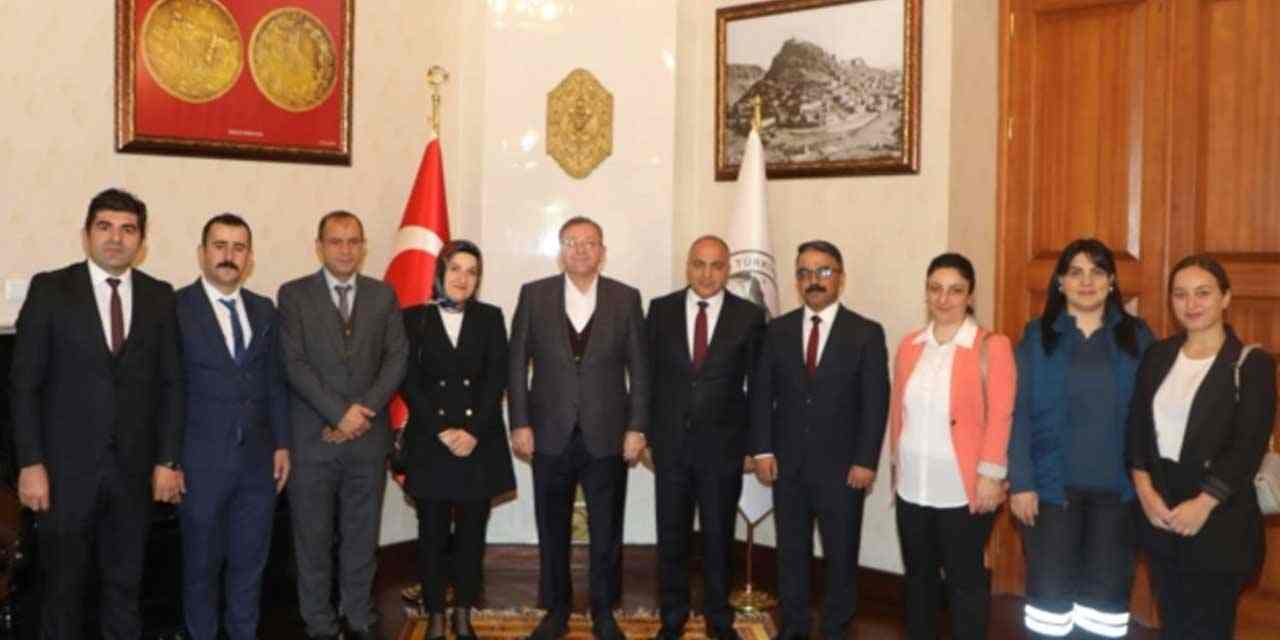 Kars Valisi Ziya Polat, PTT'nin kuruluş yıldönümü kutladı