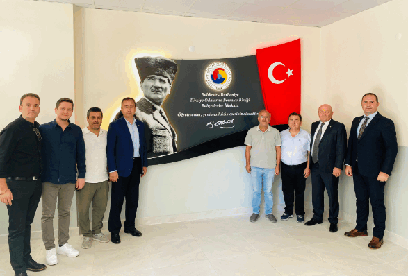 Burhaniye Ticaret Odası'ndan TOBB Bahçelievler İlkokuluna ziyaret