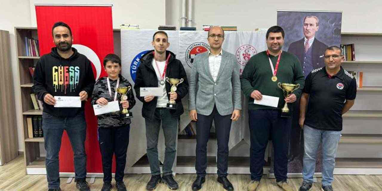 Türk Eğitim-Sen Kars Şubesi Satranç Turnuvası sona erdi