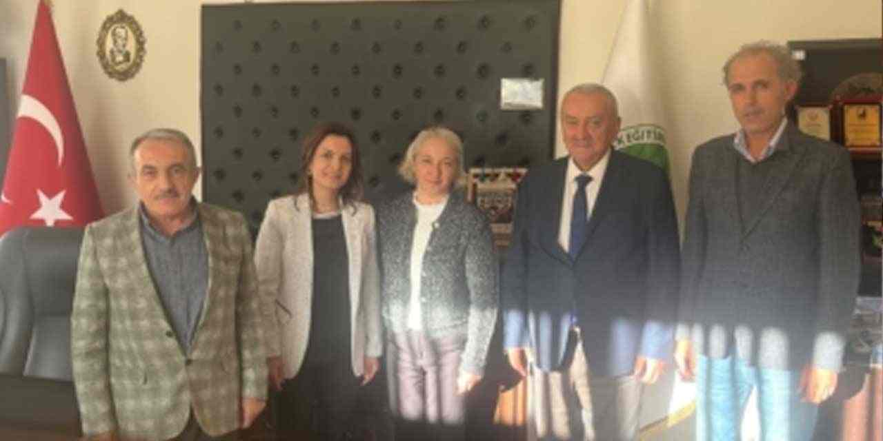 Vali Ziya Polat'ın eşi Pınar Filiz Polat, Halk Eğitim Merkezini ziyaret etti