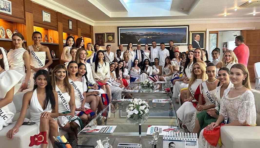 Güzeller Kemer'de