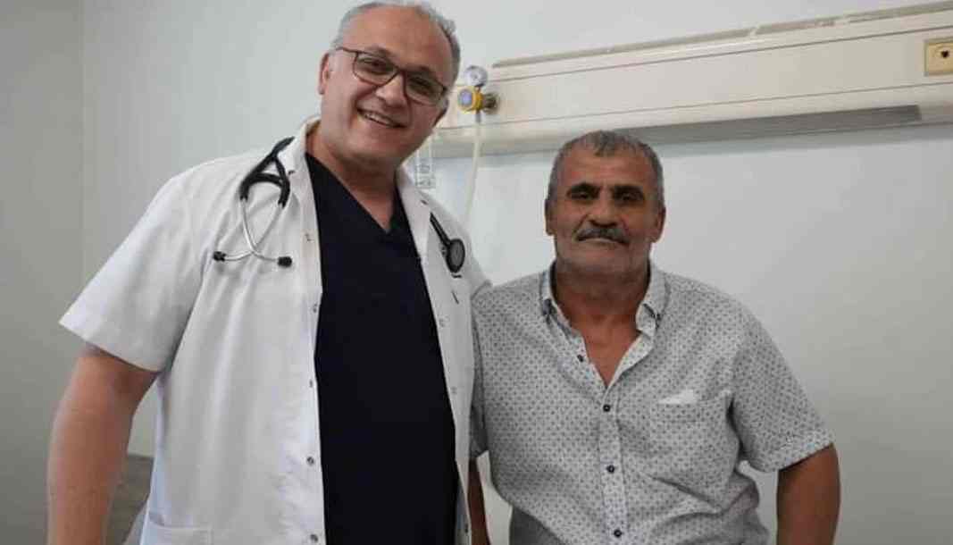 Antalya’da kalplere ‘minimal’ dokunuş: “Göğüs kafesindeki kemikler kesilmeden bypass”