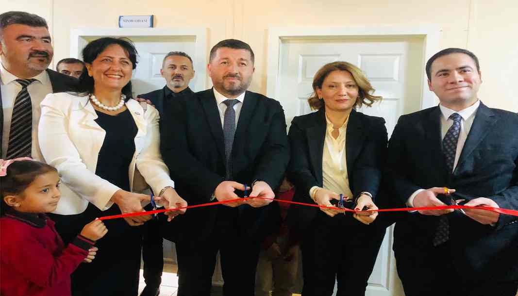 Gelendost'ta Mehmet Nuri Akyüz Bilgisayar Laboratuvarı açıldı