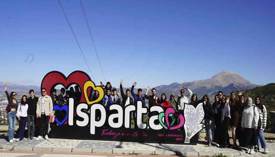 Süleyman Demirel Üniversitesi “Keşif Isparta” gezileri başlattı