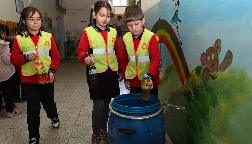 Isparta'da öğrenciler sıfır atık konusunda bilinçlendiriliyor