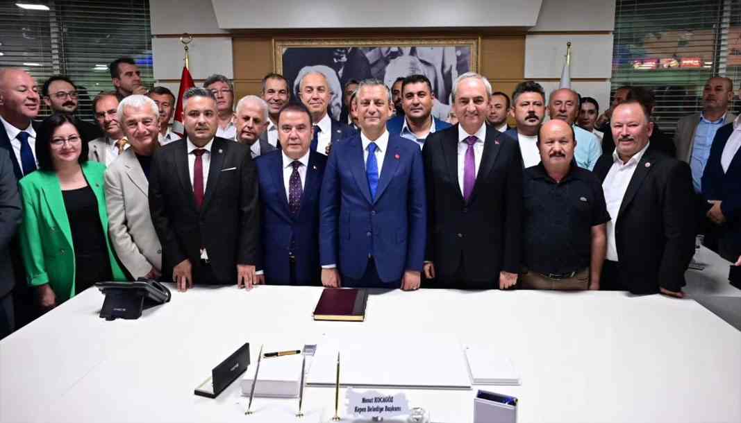 CHP Lideri Özel, Kepez’de
