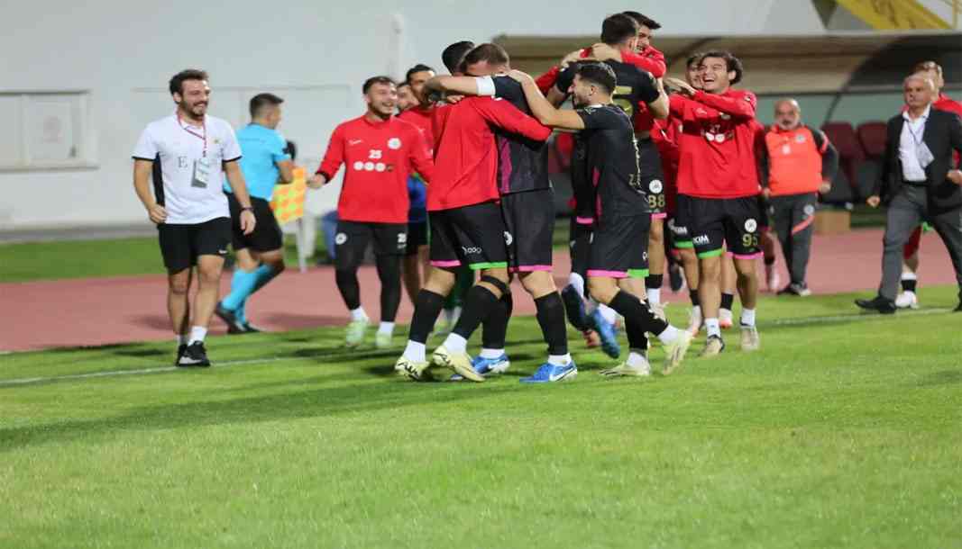 Isparta 32 spor İnegöl'ü 2-0 yendi