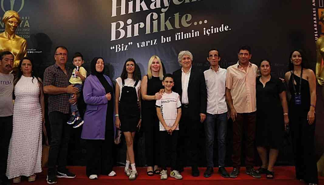 Akdeniz Üniversitesi Rektörü Özlenen Özkan ile Ömer Özkan'ın 'Altın Eller' Belgeseline büyük ilgi
