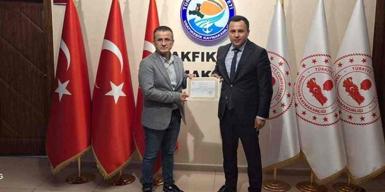 Vakfıkebir 'de öğrencilere bilgisayar hediye ettiler
