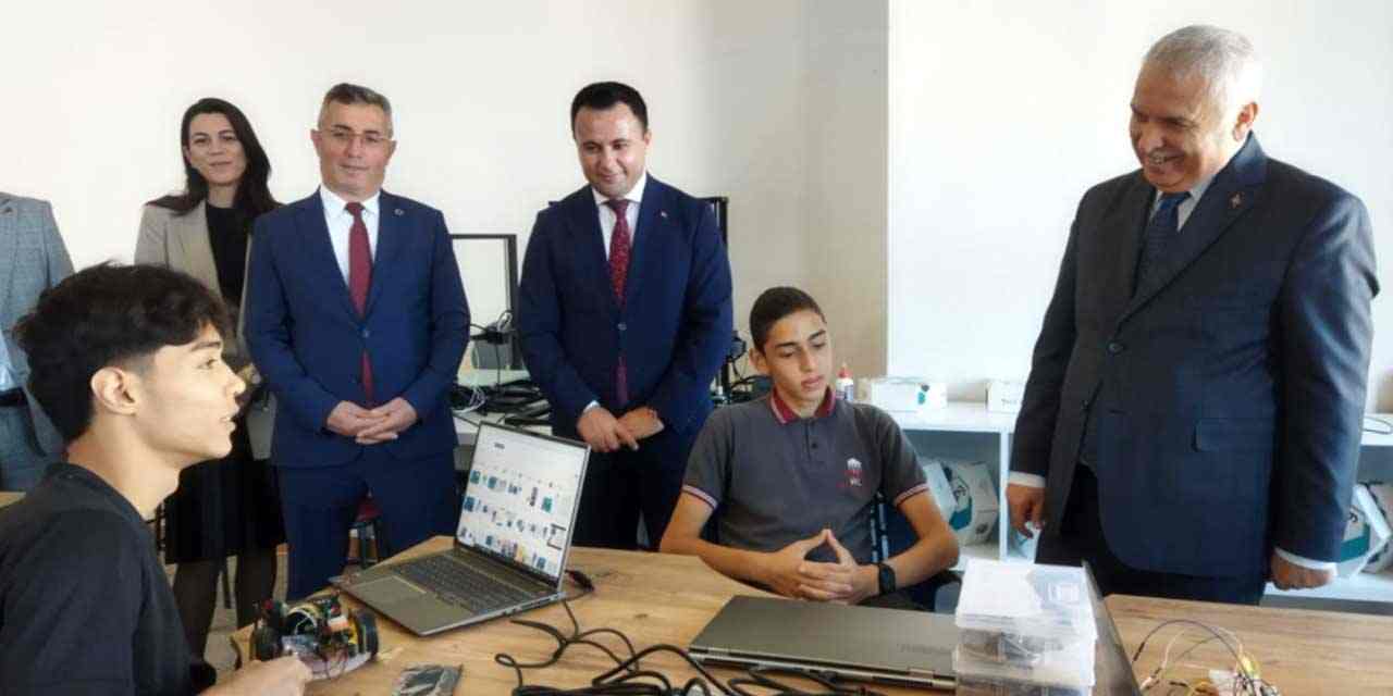 Vali Aziz Yıldırım, Vakfıkebir'de okul ziyaretinde bulundu