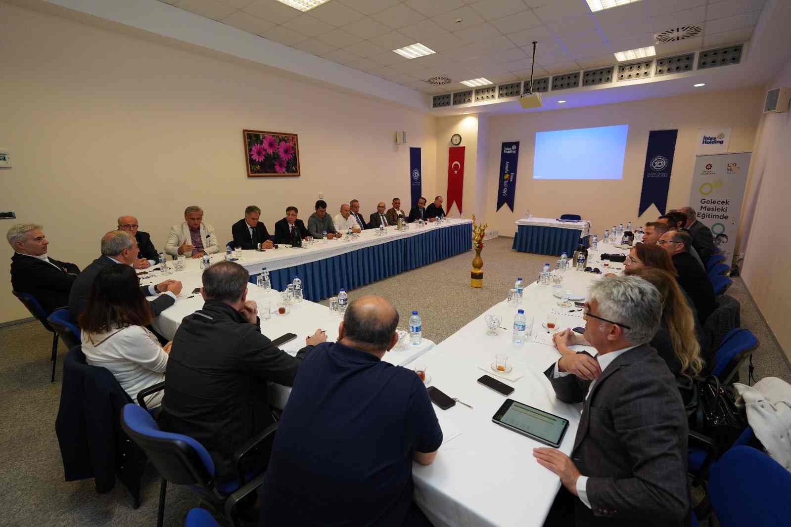 Yalova’da Mesleki ve Teknik Eğitimin geleceği için kritik toplantı